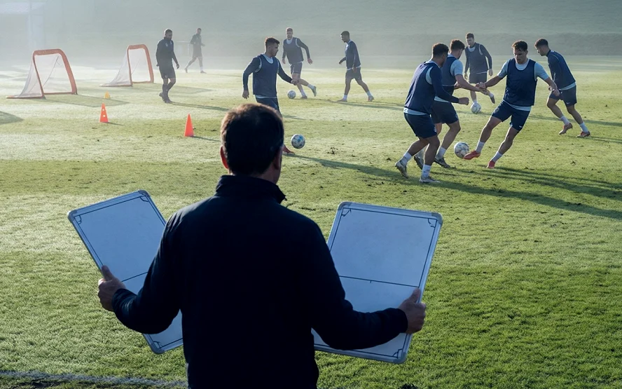 巴萨主场2比0完成逆转亚马尔替补登场制造绝杀
